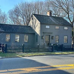 The Saltbox Greenport Exterior photo