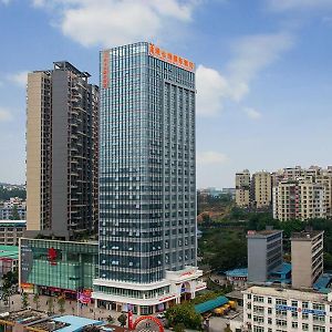 Vienna International Hotel Shenzhen Xiashuijing Metro Station Exterior photo