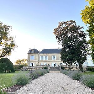 Chateau Carbonneau Panzió Pessac-sur-Dordogne Exterior photo