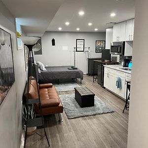 Urban Retreat Basement Studio Only Two Blocks From Metro! Off Street Parking! Apartman Washington Exterior photo