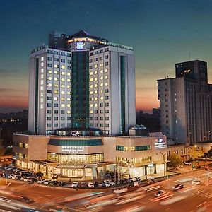 Courtyard By Marriott Yangzhou Hotel Exterior photo