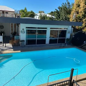 Lily St Courtyard Oasis Apartman Townsville Exterior photo