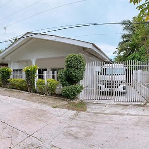 Luna Oslob Travellers Inn Exterior photo