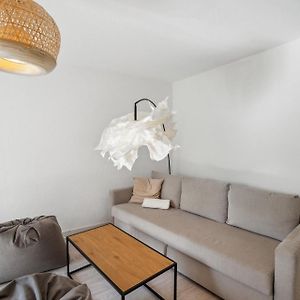 Affordable Comfort In Zurich Apartman Exterior photo