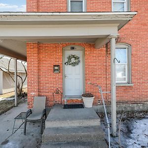 Historic Remodeled Red Brick House Apartman Wausau Exterior photo