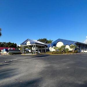 Days Inn By Wyndham Crystal River Exterior photo