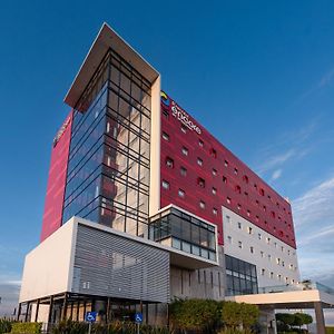 Ramada Encore By Wyndham Querétaro Exterior photo