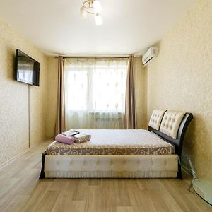 Kvartirkoff Na Volodymyra Ivasiuka 17 Apartman Kijev Exterior photo