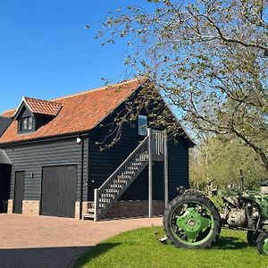 The Old Piggery, Cart Lodge In Newbourne Exterior photo