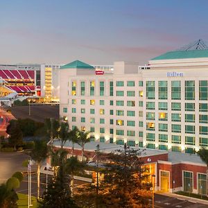 Hilton Santa Clara Hotel Exterior photo