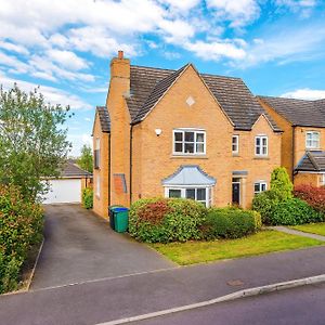 5 Bedroom! 2.5 Bathroom ! Contractors And Groups ! Free Parking! Large Driveway! New Build House! Oldbury  Exterior photo