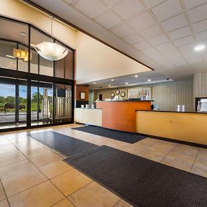 Best Western Detroit Livonia Exterior photo