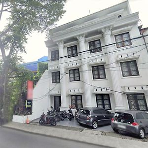 Urbanview Hotel Sultan Palace Malang By Reddoorz Dau Exterior photo