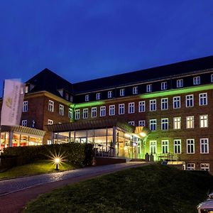 Hotel Am Schlosspark Güstrow Exterior photo