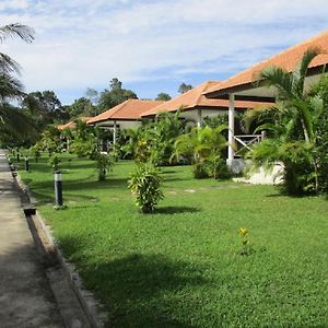 Saracen Bay Resort Rongszanlöm-sziget Exterior photo