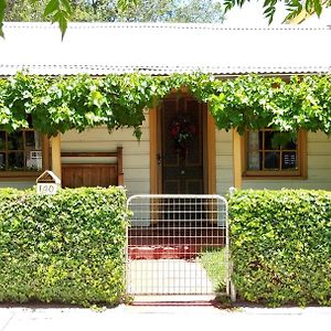 Rustic Chic 200 Metres From Cbd Villa Bathurst Exterior photo