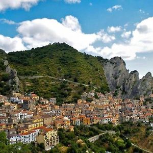 Helvetia Bed & Breakfast Panzió Castelmezzano Exterior photo