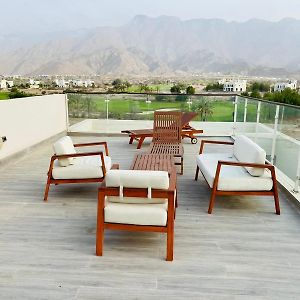 Jebel Sifah- Pool View With Private Terrace Apartman Maszkat Exterior photo