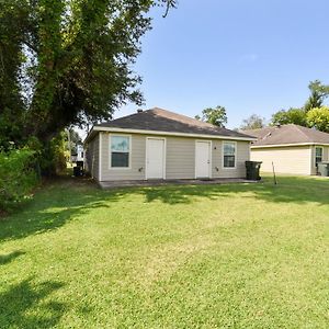 Lovely Lake Charles Duplex In Central Location! Exterior photo