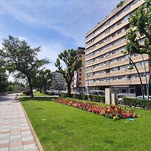 Leon Riverside Flat Exterior photo