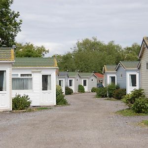 Warrens Village Motel And Self Catering Clevedon Room photo