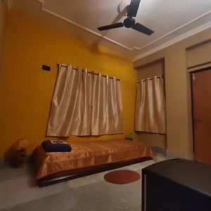 Apartment In Kalkutta Exterior photo