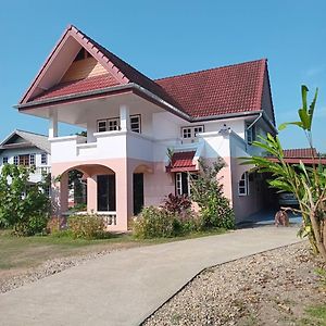 Nadee House Apartman Ban Pa Sang Exterior photo