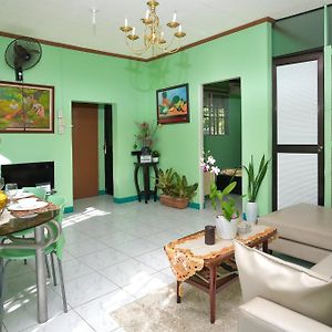 Golden V Farms Hacienda Apartman Malolos Exterior photo