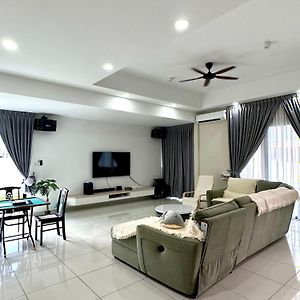 Peak Homestay@Ipoh Perak Malaysia 10-14Pax 5R/6B Lahat Exterior photo