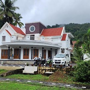 Athirapilly Night Lamp Homestay Athirapalli Exterior photo