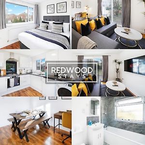 Cozy 3 Bed House With X2 Free Parking By Redwood Stays Farnborough  Exterior photo