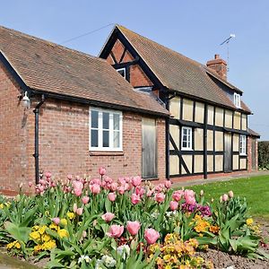 Bank Cottage Tenbury Exterior photo