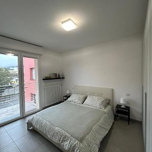 Cosy And Spacious Flat With Private Parking Space La Spezia Exterior photo