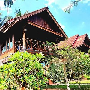 Bamboo House Hotel Khao Sok National Park Exterior photo