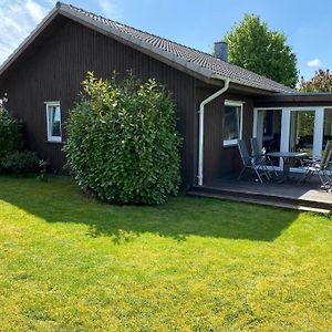 Tolles Ferienhaus In Steinbergkirche Mit Garten Und Grill Exterior photo