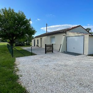 Domaine Des Quatre Terres Villa Lesparre-Médoc Exterior photo