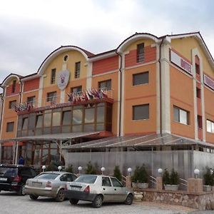 Hotel Transit Nagyvárad Exterior photo