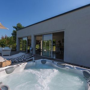 Double Chambre Piscine, Spa, Jardin, Parc En Bordure De Riviere Panzió Les Fumades-Les Bains Exterior photo