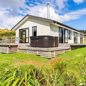 The Olive Hut - Mangawhai Holiday Home Wellsford Exterior photo