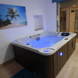 L'Escapade Secrete Jacuzzi Et Sauna Privatif Villa Carvin Exterior photo