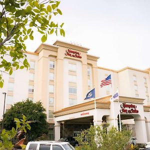 Hampton Inn & Suites Staten Island New York Exterior photo