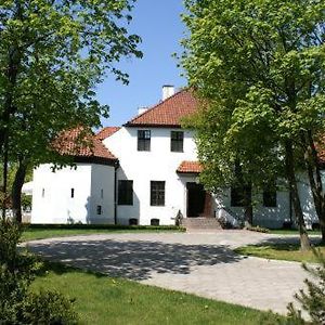 Bialy Dwor Panzió Kwidzyn Exterior photo