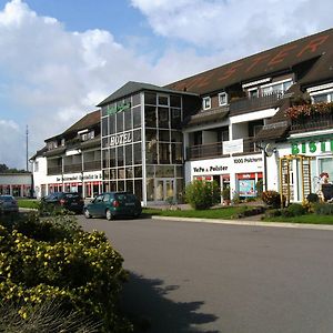 Zur Linde Hotel Ostrau  Exterior photo