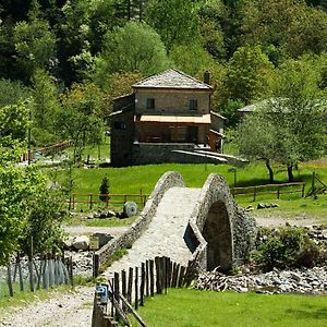 Agriturismo Mulino Marghen - Restored Watermill - Retreat Center Panzió Zeri Exterior photo