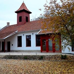 Fatornyos Tanyasi Vendégház Hotel Bekescsaba Exterior photo