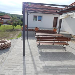 Tündér Szálló Apartman Eplény Exterior photo