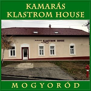 Kamarás Klastrom House Panzió Mogyoród Exterior photo