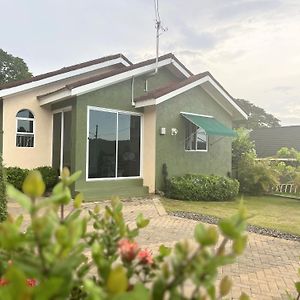 Curate Cottage, Ocho Rios Exterior photo