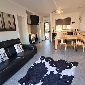 Red Ochre - Large 1Br With Private Courtyard Apartman Port Pirie Exterior photo