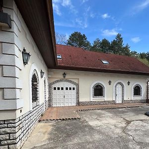 Veszpremvolgyi Kuria Hotel Exterior photo